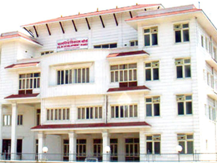 चलचित्र विकास बोर्डको अध्यक्ष को बन्ला ?